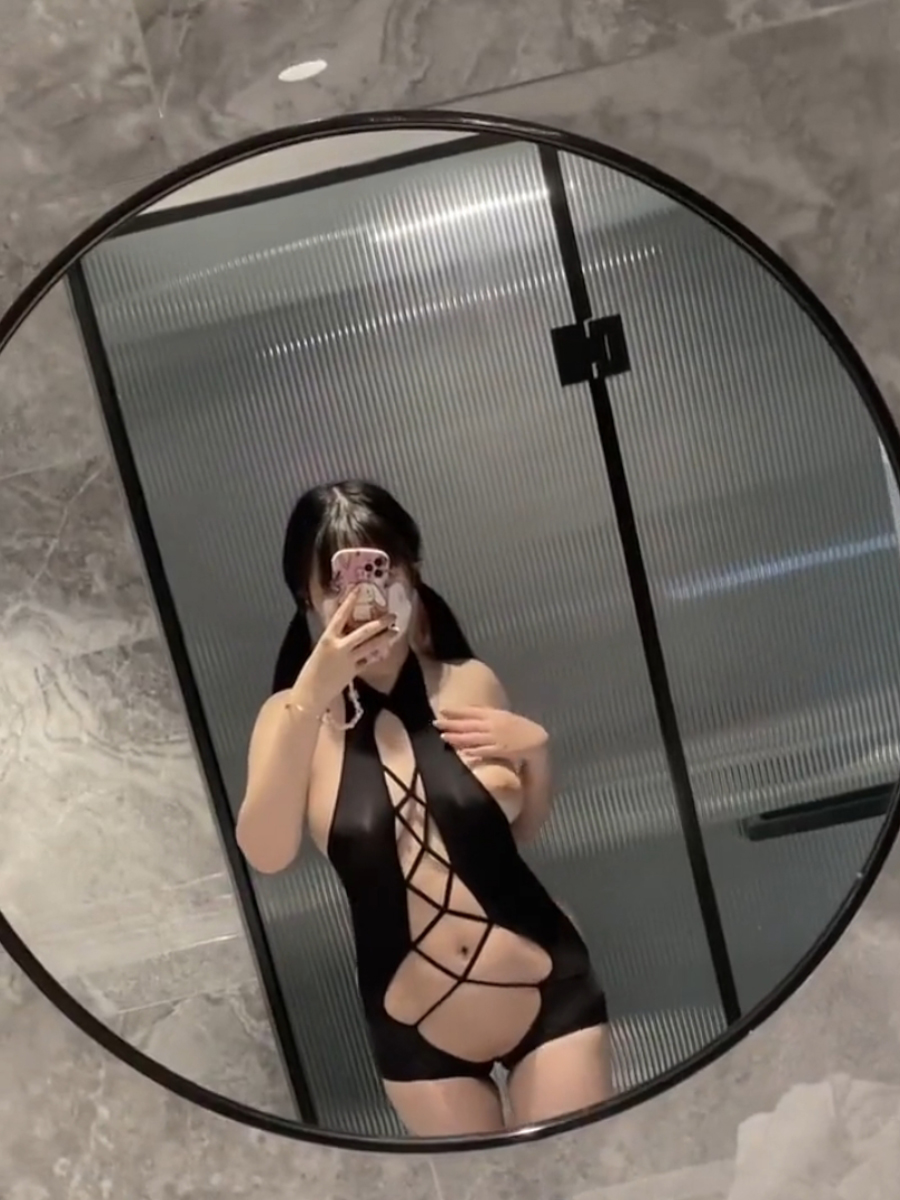 极品白虎萝莉呆呆酱COS露出自慰