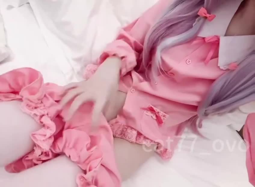 『06成年少萝 猫七七 跳蛋 假鸡巴 手抠 自慰自录