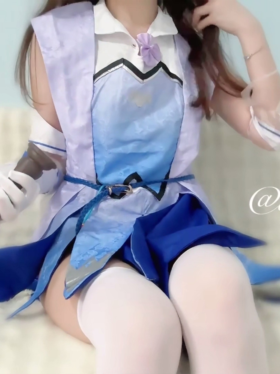 小狗欣欣 cos王者小乔 白丝小腿袜，假鸡吧自慰白虎嫩穴